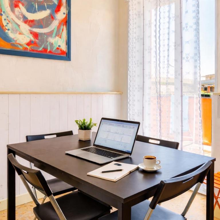 The Attic Penthouse Rome Cozy & Comfy Close to Trastevere & Center With WIFI - Appartamento con 2 Camere da Letto - 3
