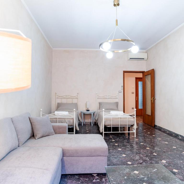 100m to Arena 3BR Luxury Stay Verona - Three-Bedroom Apartment - 23