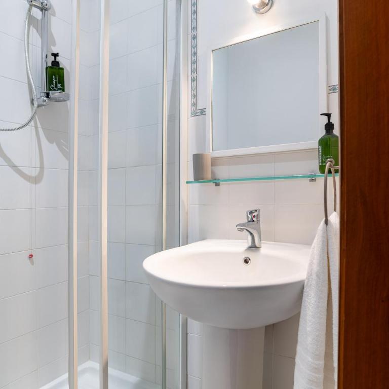 100m to Arena 3BR Luxury Stay Verona - Three-Bedroom Apartment - 37