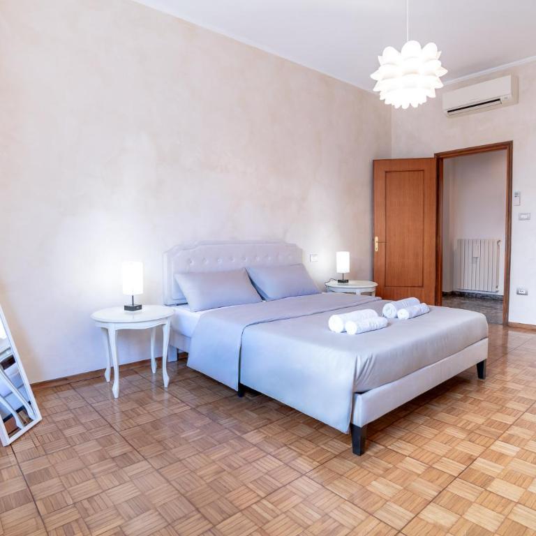 100m to Arena 3BR Luxury Stay Verona - Three-Bedroom Apartment - 1