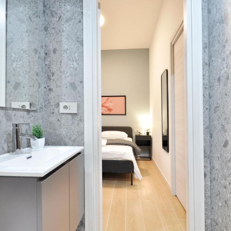 I-Host Como Luxury Apartment - Bianca - Appartamento con 3 Camere da Letto - 4