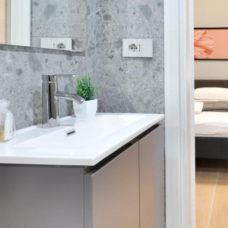 I-Host Como Luxury Apartment - Bianca - Appartamento con 3 Camere da Letto - 9