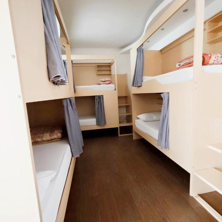 Hostel Brikette - Posto Letto in Dormitorio Femminile con 6 Letti - 5