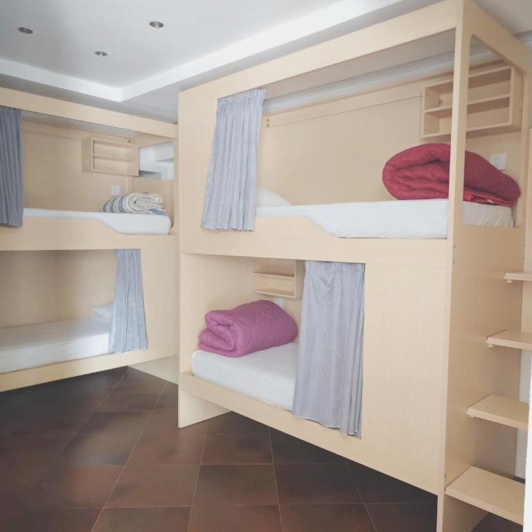 Hostel Brikette - Posto Letto in Dormitorio Femminile con 6 Letti - 1
