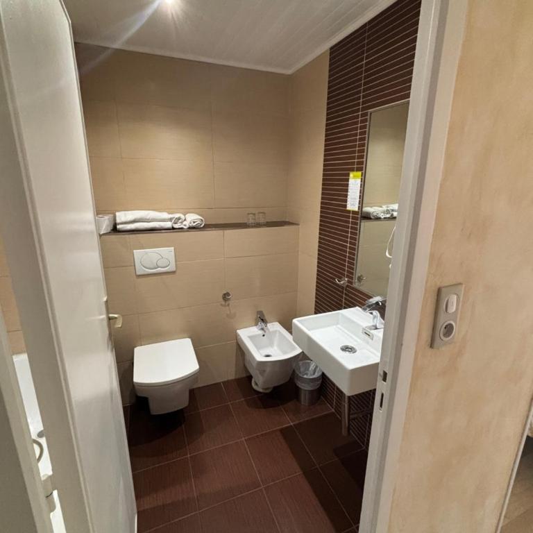 Boutique Hôtel Azur - Chambre Double Confort - Vue sur Jardin - 20