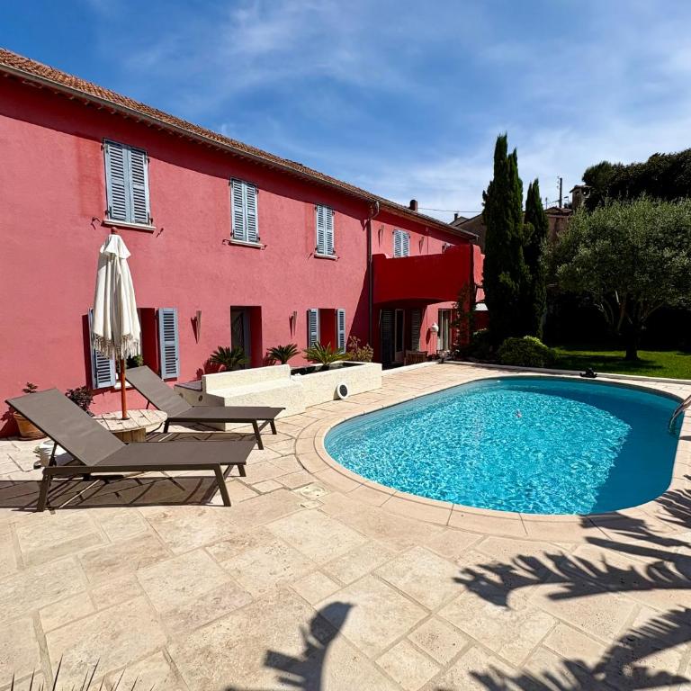 Chambre privée en Villa avec piscine et salle de bain attenante - Chambre Double avec Salle de Bains Privative - 18