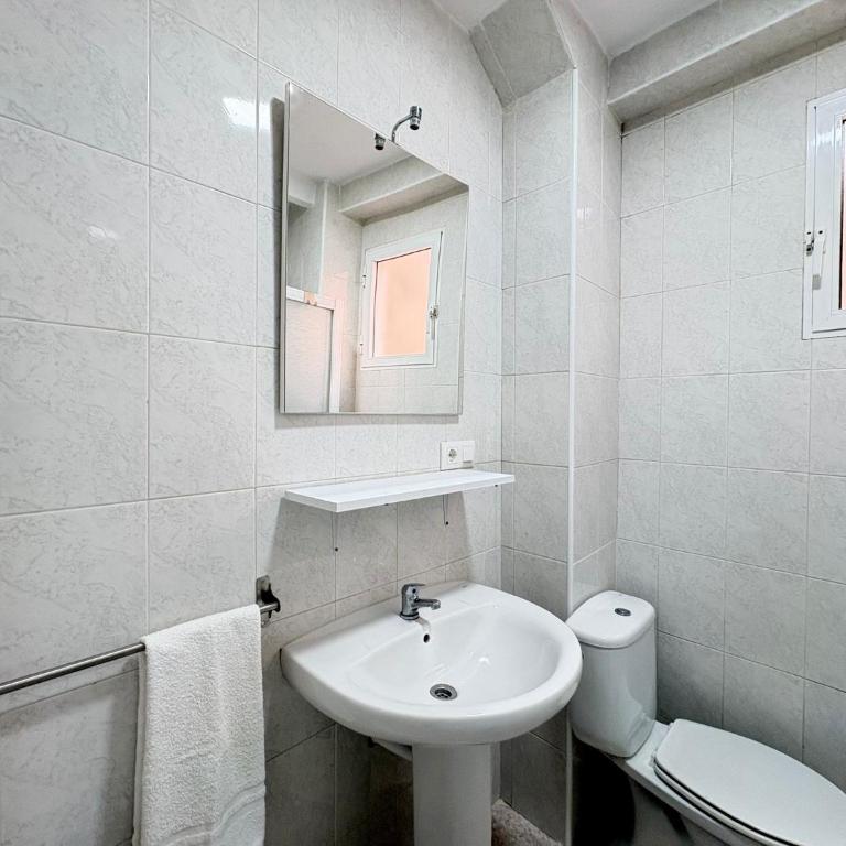 Sea view apartment Postiguet - Two-Bedroom Apartment - 12