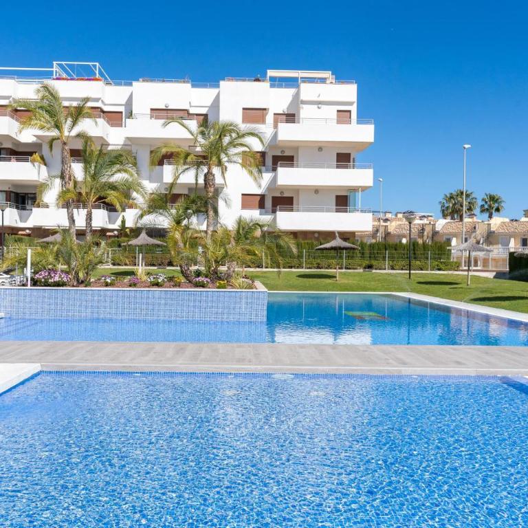 Sunlit Terrace Apartment Pool & Garden & Terrace - Apartamento con balcón - 3