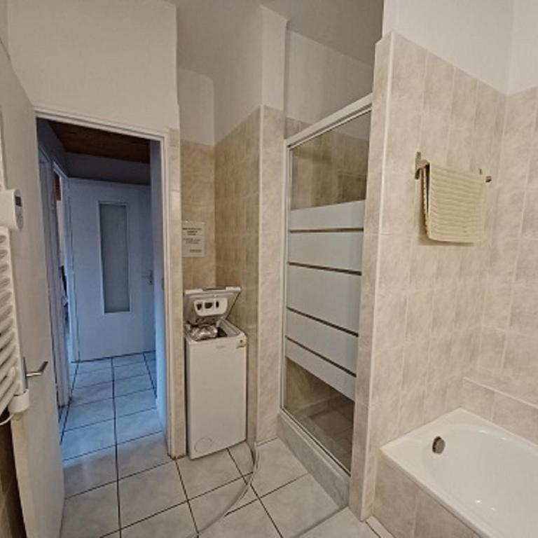 Résidence Le Catalogne, Bel F3 avec jardin, accès direct piscine, garage - Appartamento con 2 Camere da Letto - 13