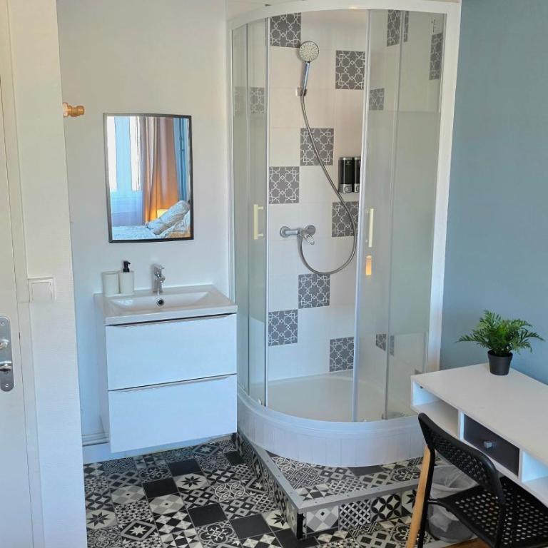 Le Repaire - Hyper centre, 3 ch, balcon et parking - Apartment mit 3 Schlafzimmern - 17