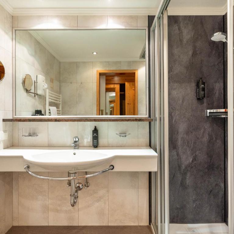 Hotel Alpenrose - Standard Doppelzimmer mit Balkon - 1