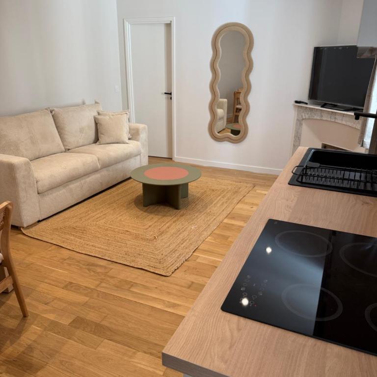#102 Heart of Vieil Antibes - Place Nationale-High-End Newly Renovated & Furnished Appartment - Appartement 2 Chambres - 10