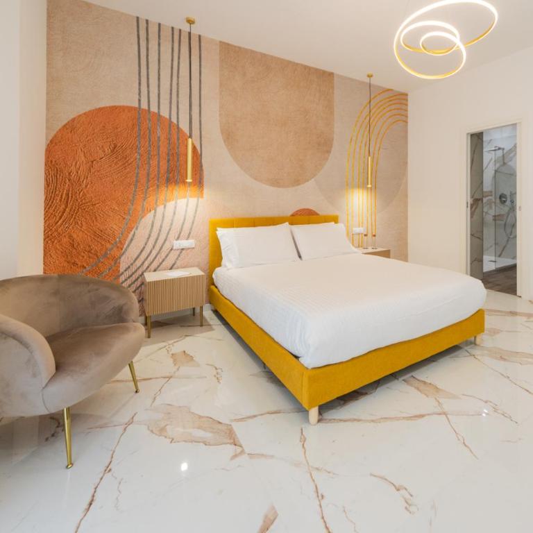 Modern Rooms - Camera King - 1