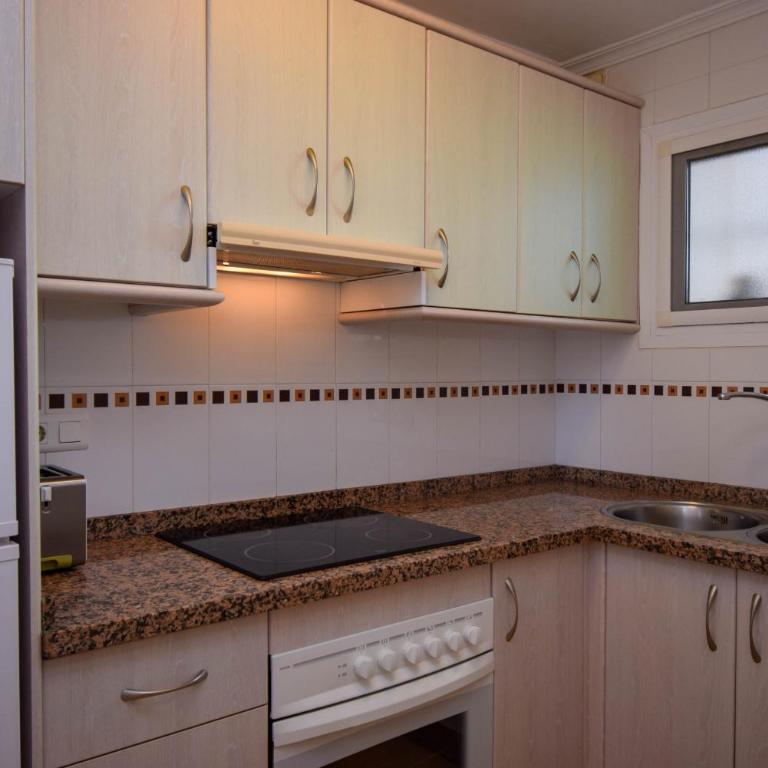 Ref 286 Apartamento en primera línea de playa con vistas al mar piscina y preciosa terraza soleada - Apartamento con vistas al mar - 9