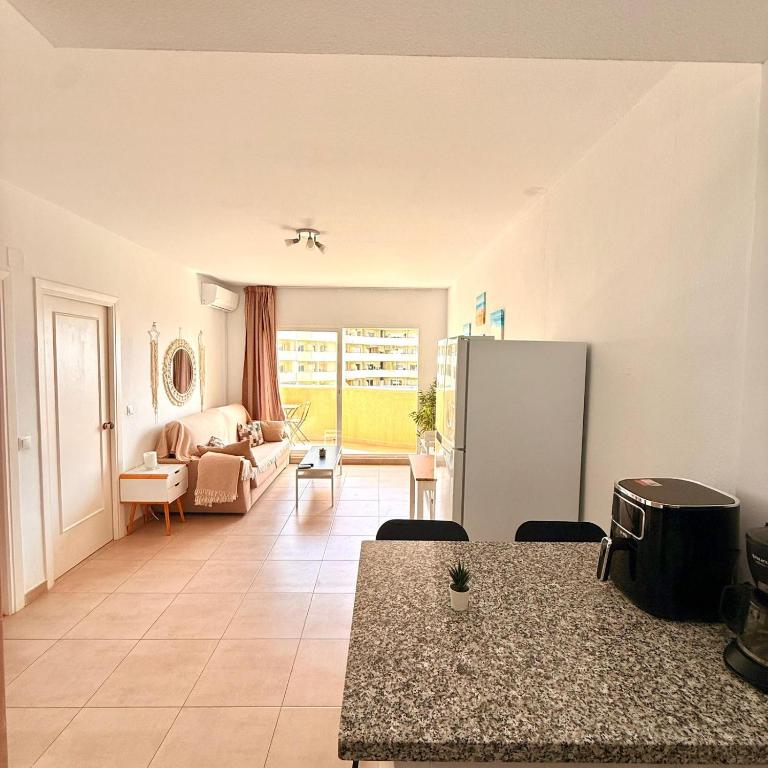 Benalbeach Apartment with Sea & Garden View - One-Bedroom Apartment - 15