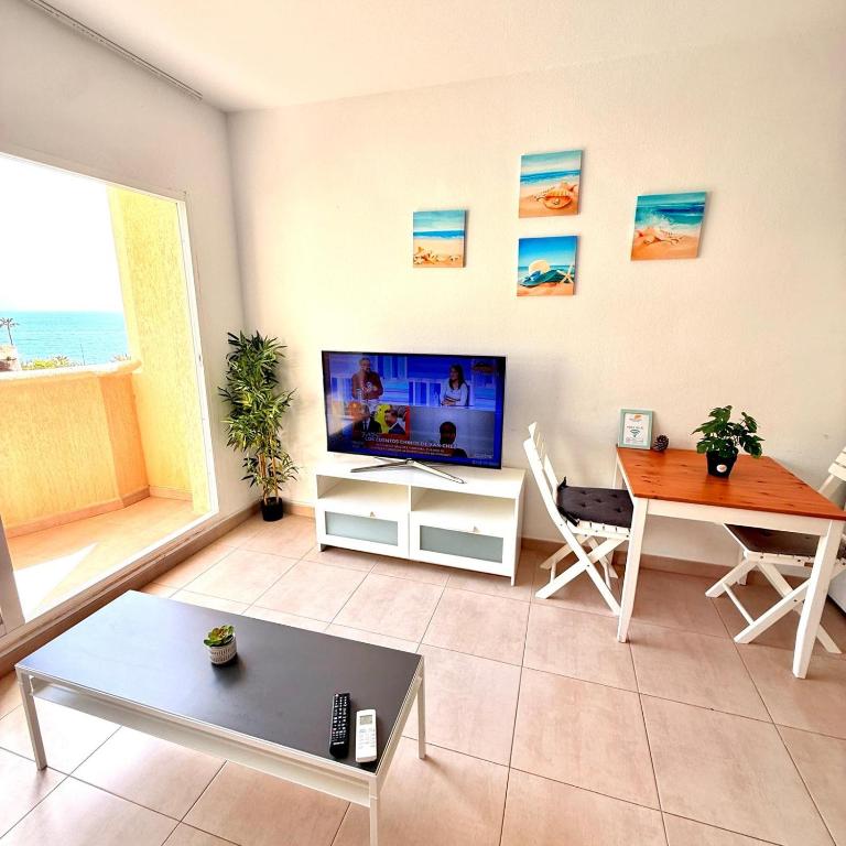 Benalbeach Apartment with Sea & Garden View - One-Bedroom Apartment - 16