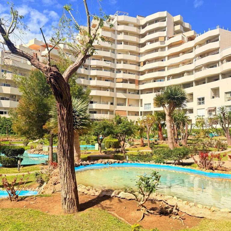 Benalbeach Apartment with Sea & Garden View - One-Bedroom Apartment - 25