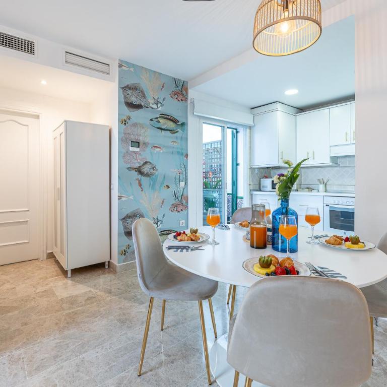 797 HOLIDAY RENTALS-El patio andaluz en la carihuela 1 min playa - Apartamento - 10