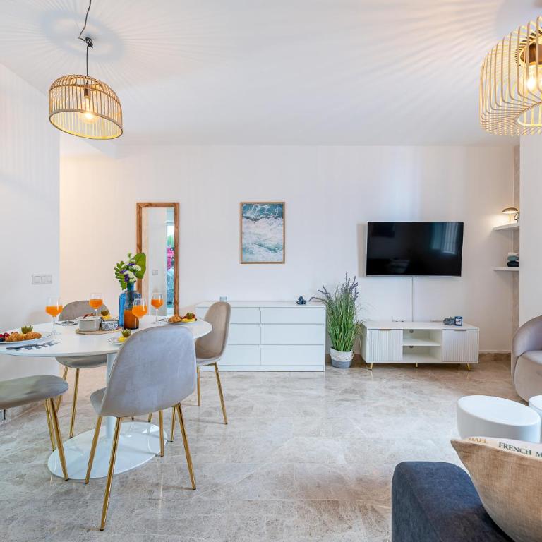 797 HOLIDAY RENTALS-El patio andaluz en la carihuela 1 min playa - Apartamento - 14
