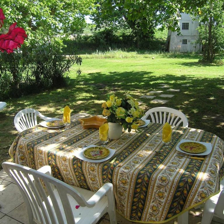 GITE LA GRUPI in Camargue - Three-Bedroom House - 2