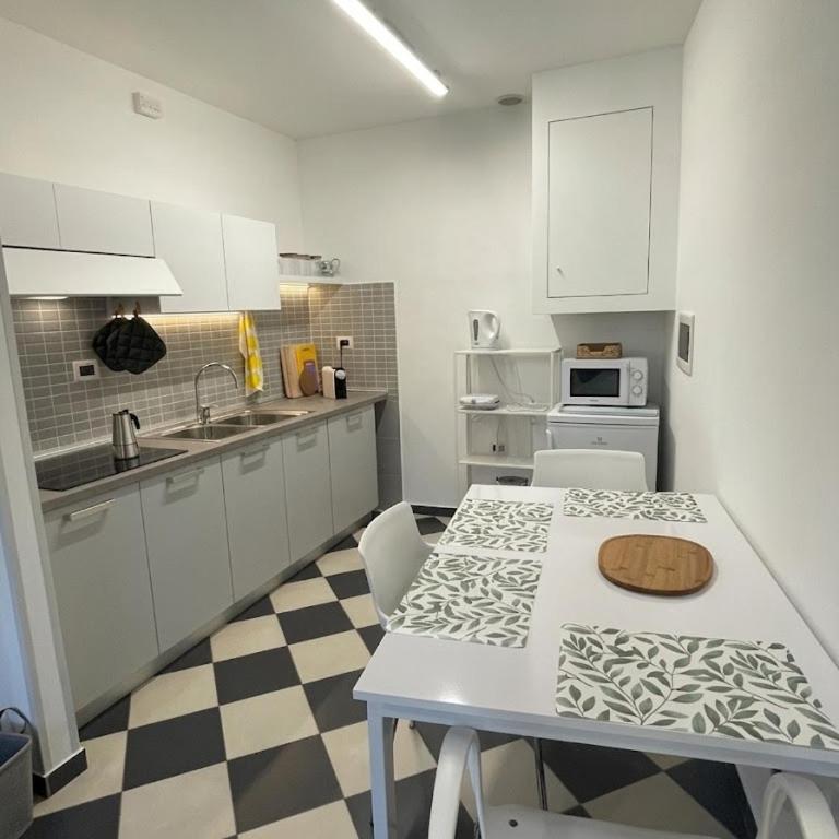 INEJA In the heart of Oneglia, within walking distance of the sea - Appartamento con 1 Camera da Letto - 4