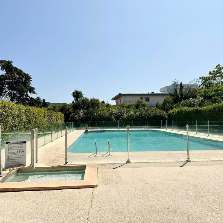 Parc Vélusine - T2 lumineux, 4 couchages, clim, terrasse, parking, 2 piscines&tennis - One-Bedroom Apartment - 9