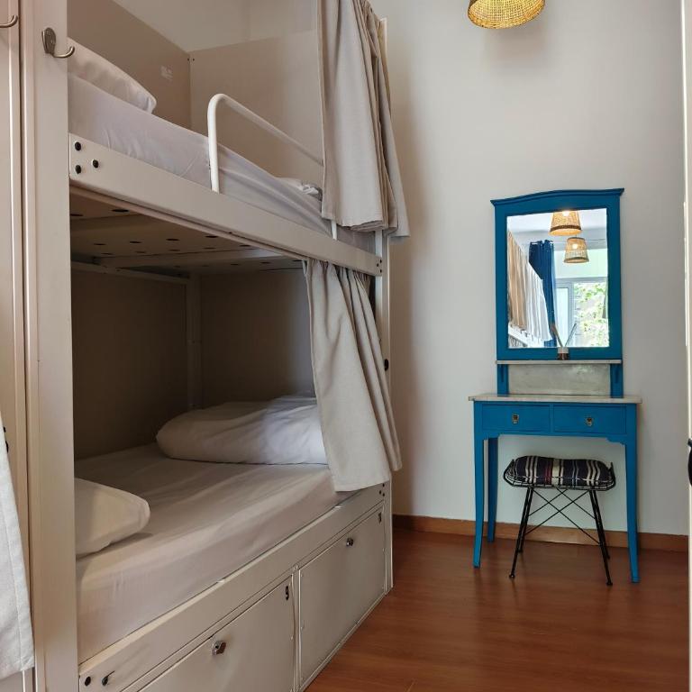 Mediterranean Hostel Barcelona by Casa Consell - Cama en habitación compartida mixta de 10 camas - 5