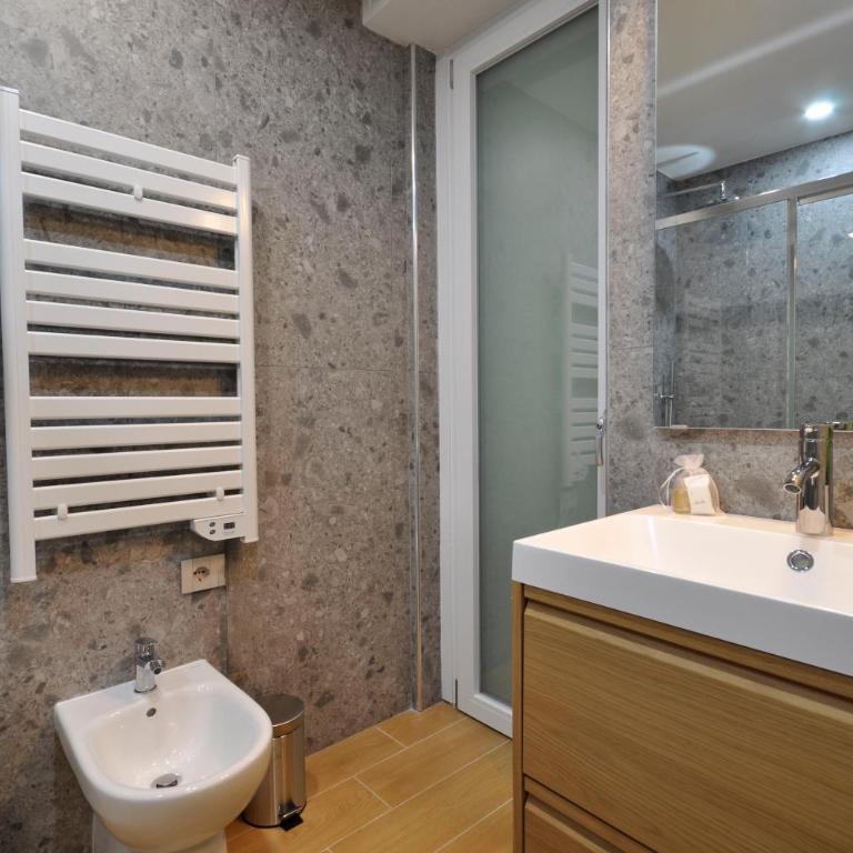 I-Host Como Luxury Apartment - Verde - Appartamento - 40