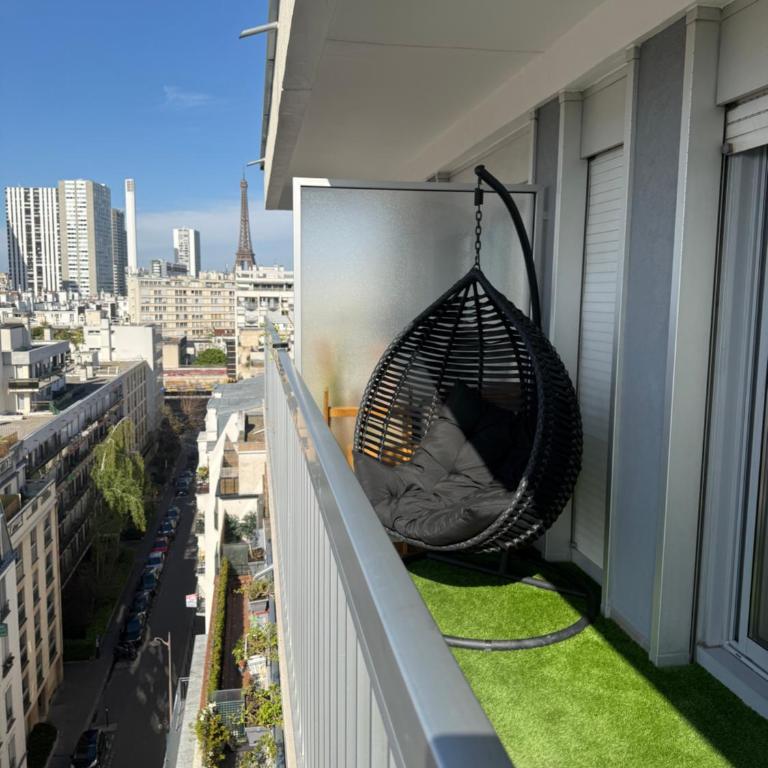 Apartment My HOME Eiffel Tower View - Appartement avec Vue et Balcon - 1