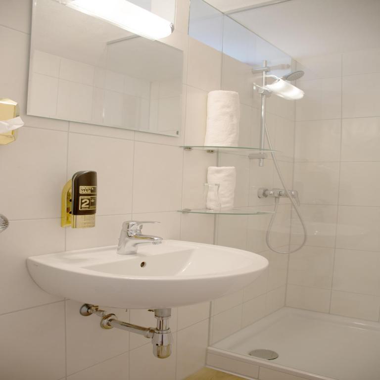 Bed & Breakfast Landhaus Strasser - Apartment mit 1 Schlafzimmer und Balkon - 2