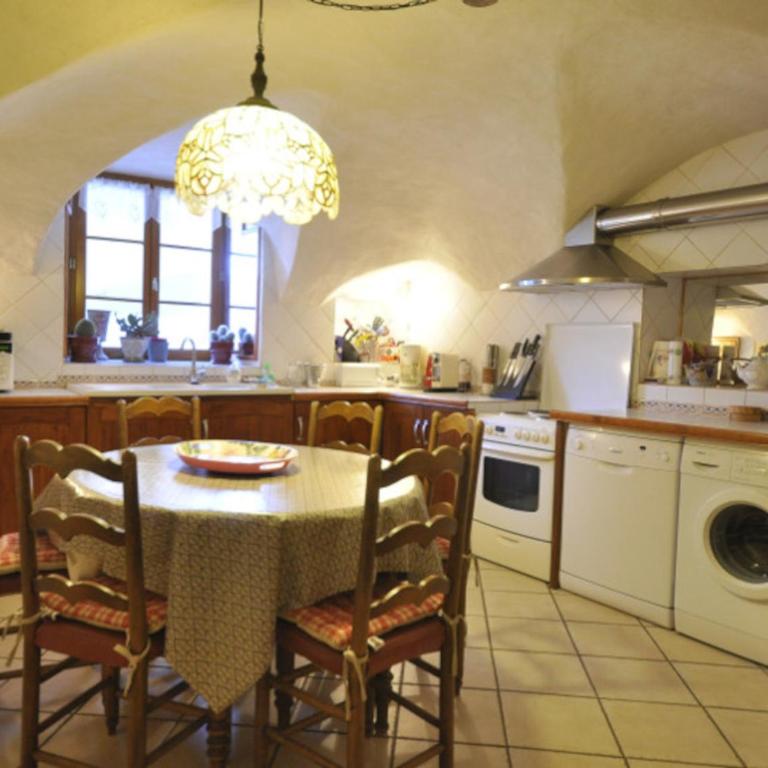 Chalet spacieux et équipé, 8 pers, à 300m des pistes, Serre Chevalier-Le Bez - FR-1-762-23 - Appartement - 1