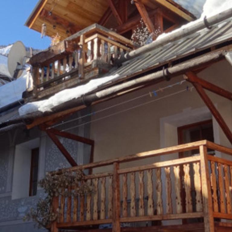 Chalet spacieux et équipé, 8 pers, à 300m des pistes, Serre Chevalier-Le Bez - FR-1-762-23 - Appartement - 3