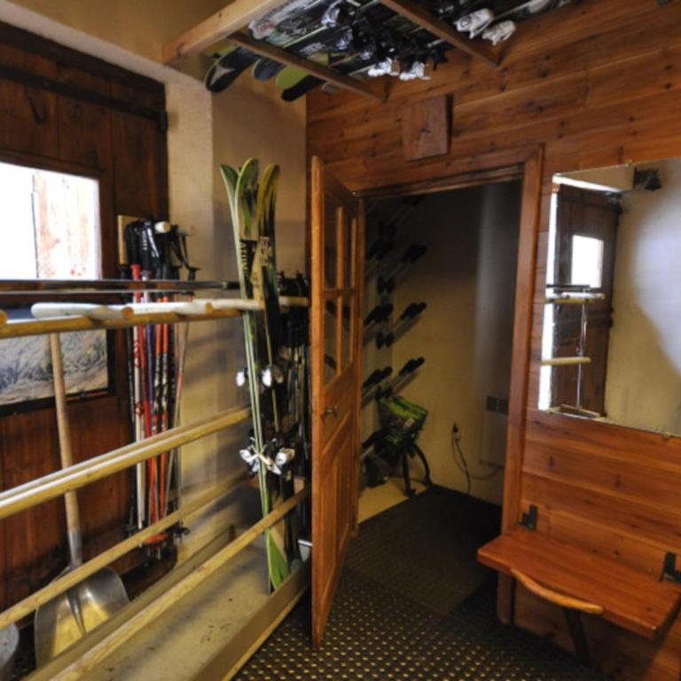 Chalet spacieux et équipé, 8 pers, à 300m des pistes, Serre Chevalier-Le Bez - FR-1-762-23 - Appartement - 8