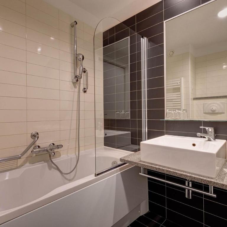 iH Hotels Roma Z3 - Camera Doppia con Letti Singoli - 4