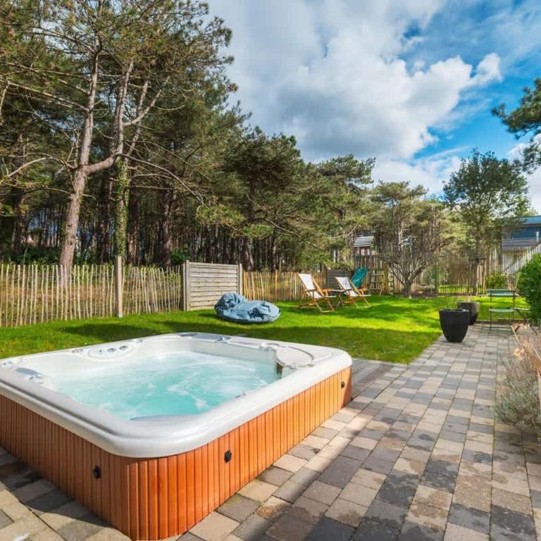 Villa for 8 hot tub garden near beach & centre - Villa - 2