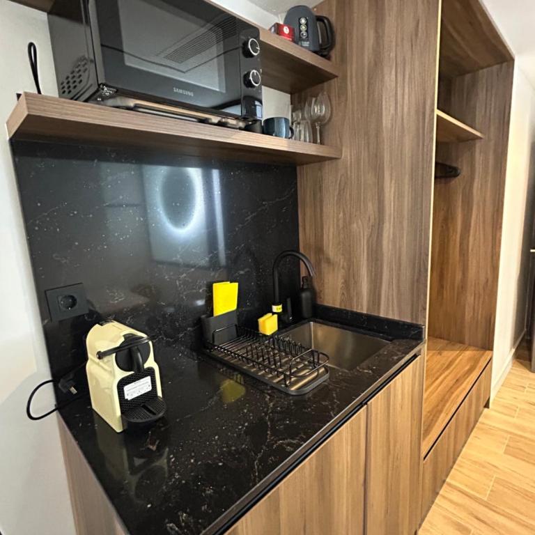 Stylish luxury studio in Salamanca best neighbourhood in Madrid! - One-Bedroom Apartment - 9