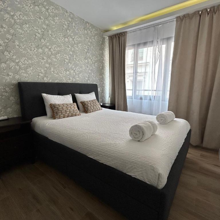Stylish luxury studio in Salamanca best neighbourhood in Madrid! - One-Bedroom Apartment - 2