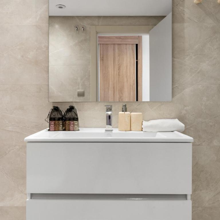 ViVi Homes - The Don - Terrace - Views - Pool - Apartamento de 2 dormitorios con vistas - 18