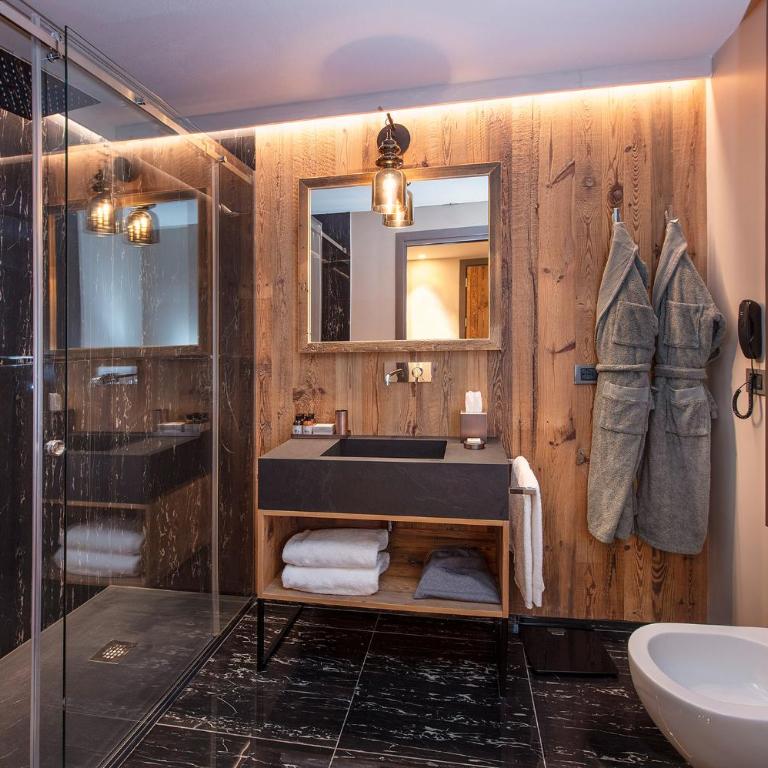 Le Massif Hotel & Lodge Courmayeur - The Leading Hotels of the World - Junior Suite (2 Adulti + 1 Bambino) - 3