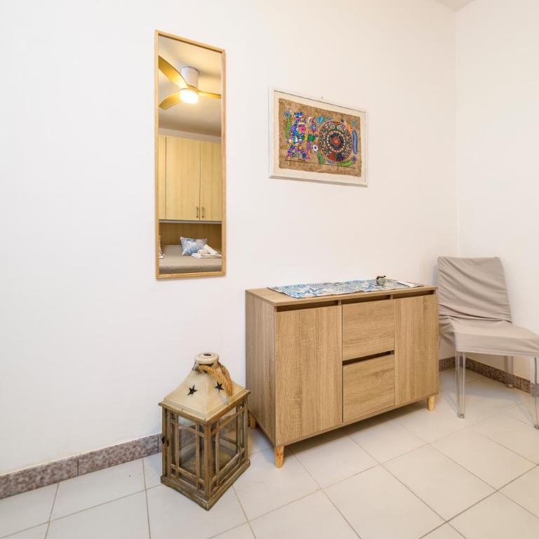 MMHS Alghero Casa BS7 6PX 2BR wi-fi - Two-Bedroom Apartment with Balcony - 12