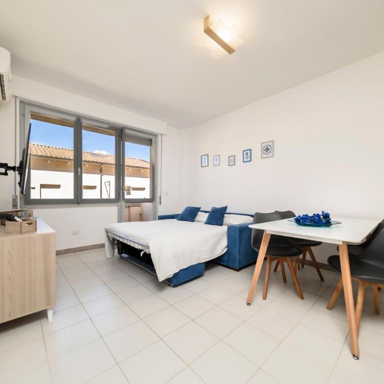MMHS Alghero Casa BS7 6PX 2BR wi-fi - Two-Bedroom Apartment with Balcony - 23