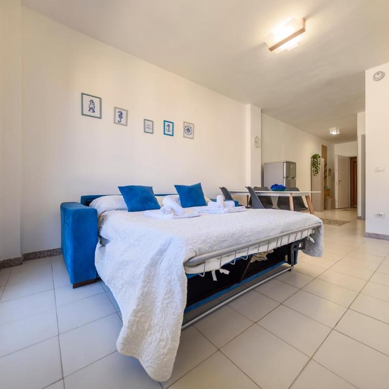 MMHS Alghero Casa BS7 6PX 2BR wi-fi - Two-Bedroom Apartment with Balcony - 42