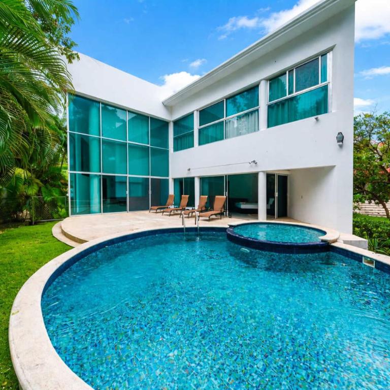 Private Pool Villa, Walk to Beach & 5th Ave - Villa - 22