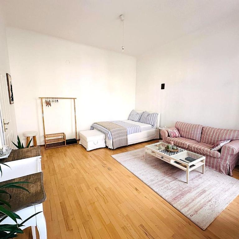 Modern 2-Bedroom Apartment with Living Room, 15 Minutes to Vienna City Center by Metro - Apartment mit 2 Schlafzimmern - 3