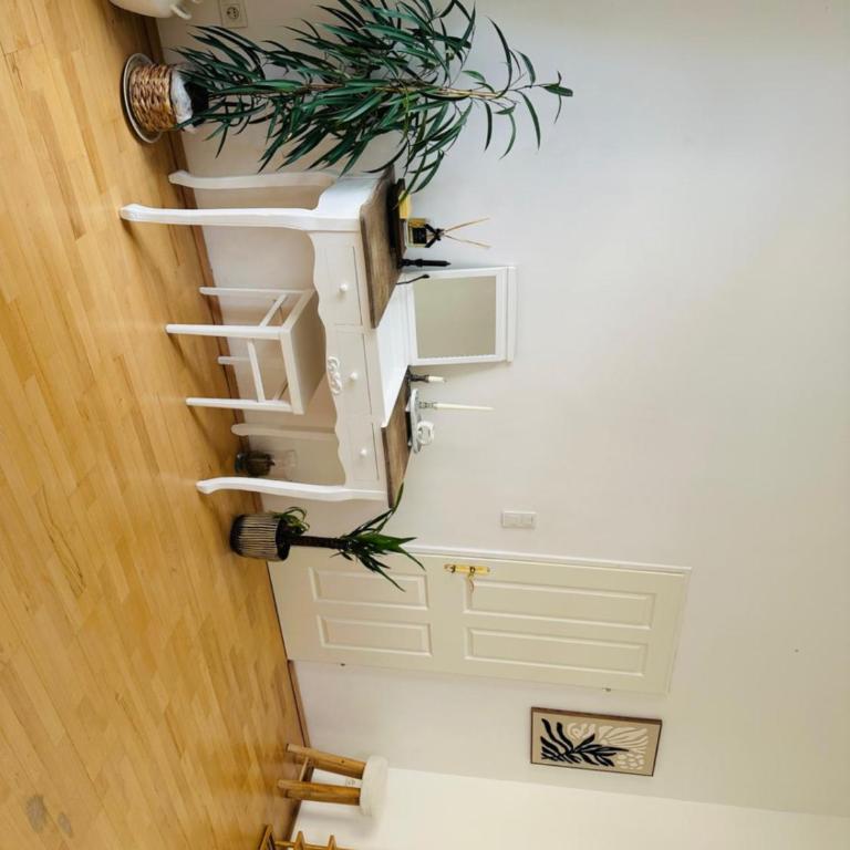 Modern 2-Bedroom Apartment with Living Room, 15 Minutes to Vienna City Center by Metro - Apartment mit 2 Schlafzimmern - 5