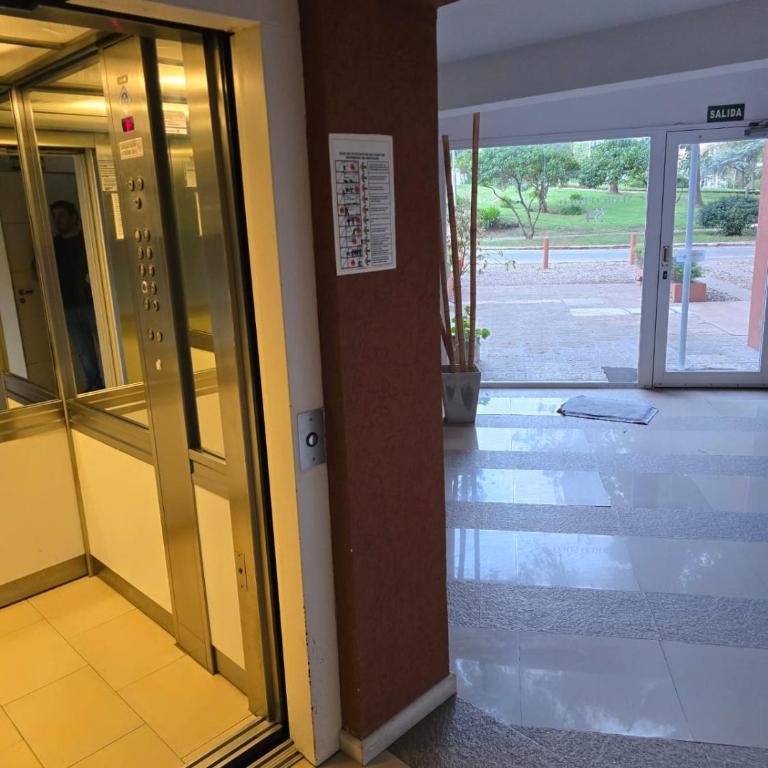 Divino dto zona centro con cochera y terraza con solarium propia - Apartamento de 1 dormitorio - 20