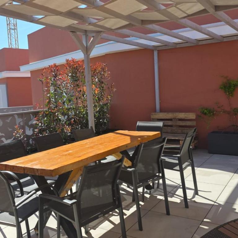 Superbe T3 neuf meublé 65m2 en roof top Fréjus avec espace terrasse de 45 m2 pergola BBQ - Appartement 2 Chambres avec Terrasse - 1