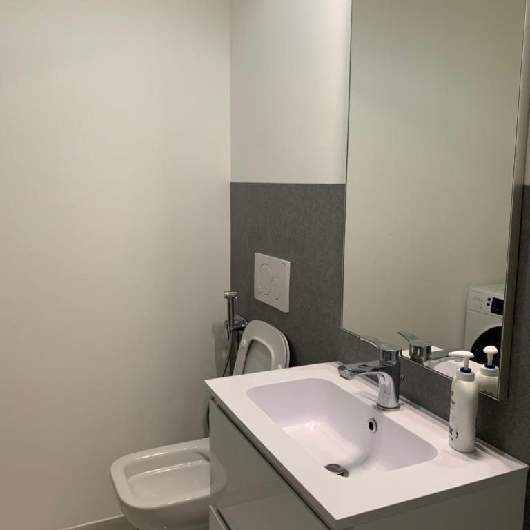 VERoHOME - Appartamento con 2 Camere da Letto, Balcone e Terrazza - 25
