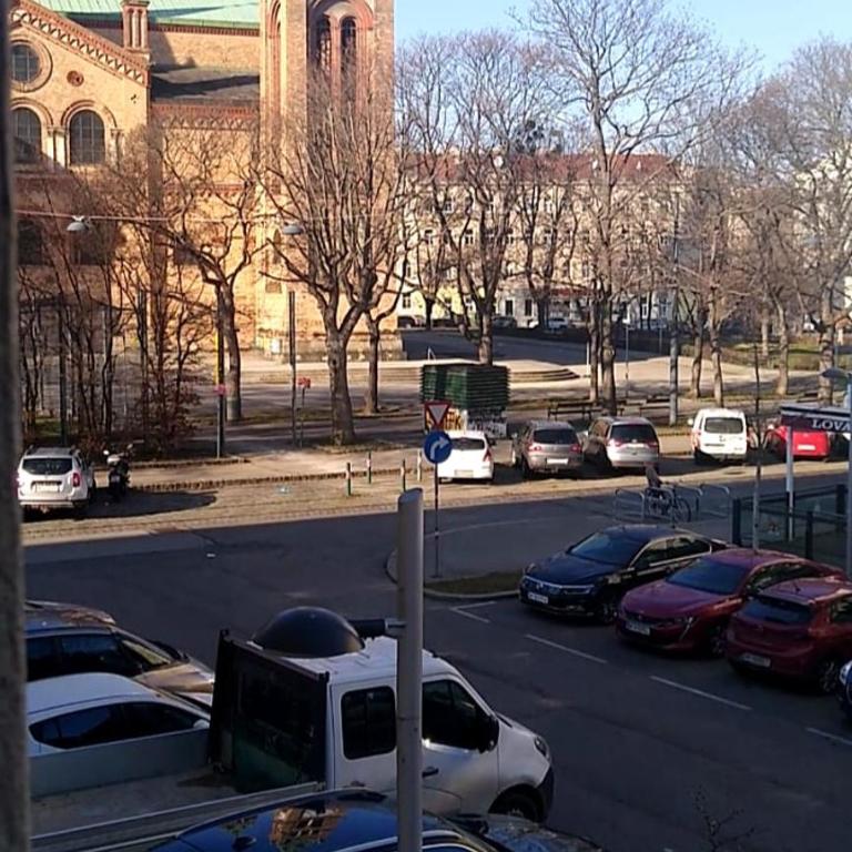 Modern 2-Bedroom Apartment with Living Room, 15 Minutes to Vienna City Center by Metro - Apartment mit 2 Schlafzimmern - 2