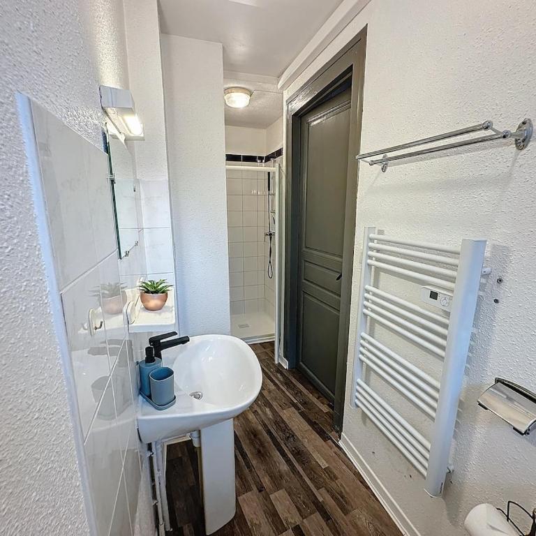 Séjour pèlerin serein pour séniors, appartement climatisé à 10 minutes sanctuaire et gare - Appartement 1 Chambre - 3